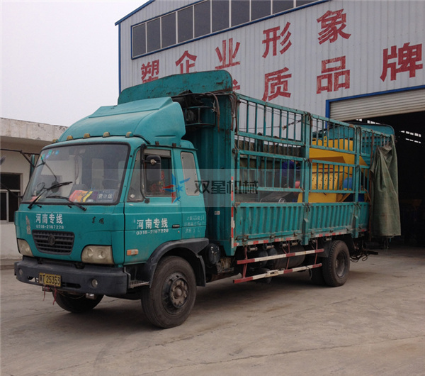 <a href='http://www.yunqingcheng.cn/psj/87.html' target='_blank'><span>廢鐵破碎機(jī)</span></a>廠家設(shè)備發(fā)貨現(xiàn)場