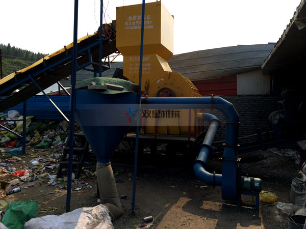 <a href='http://www.yunqingcheng.cn/psj/845.html' target='_blank'><span>金屬破碎機(jī)</span></a>設(shè)備1000型登封現(xiàn)場(chǎng)