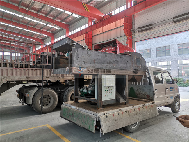 <a href='http://www.yunqingcheng.cn/' target='_blank'><span>廢鋼破碎機</span></a>渦電流分選機發(fā)貨現(xiàn)場實拍